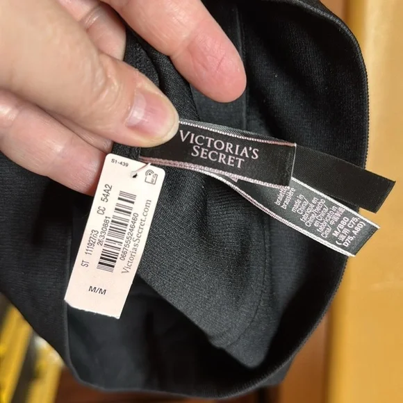 NWT Victoria's Secret Seamless Rib High Neck Sport Bra Black Size Medium - Picture 10 of 13